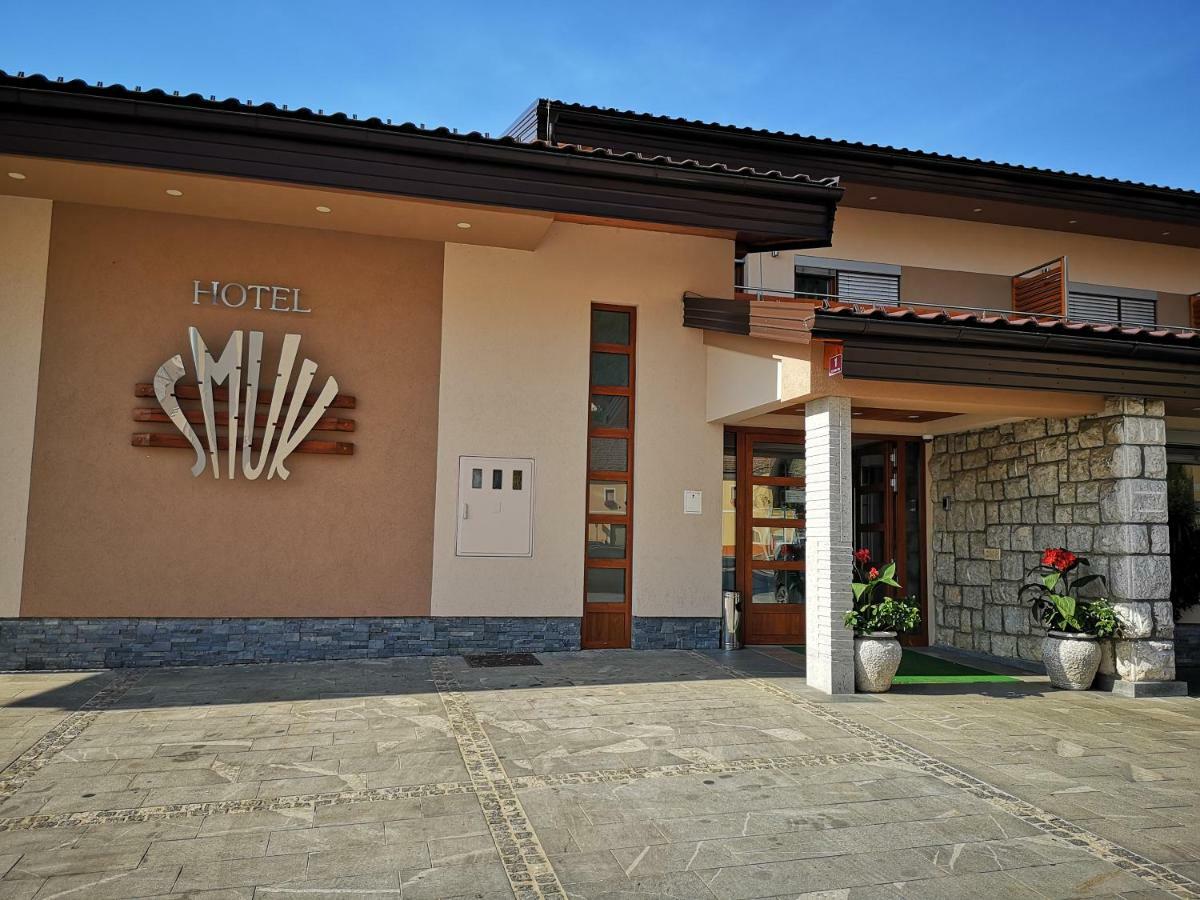 Hotel Smuk Semic Экстерьер фото