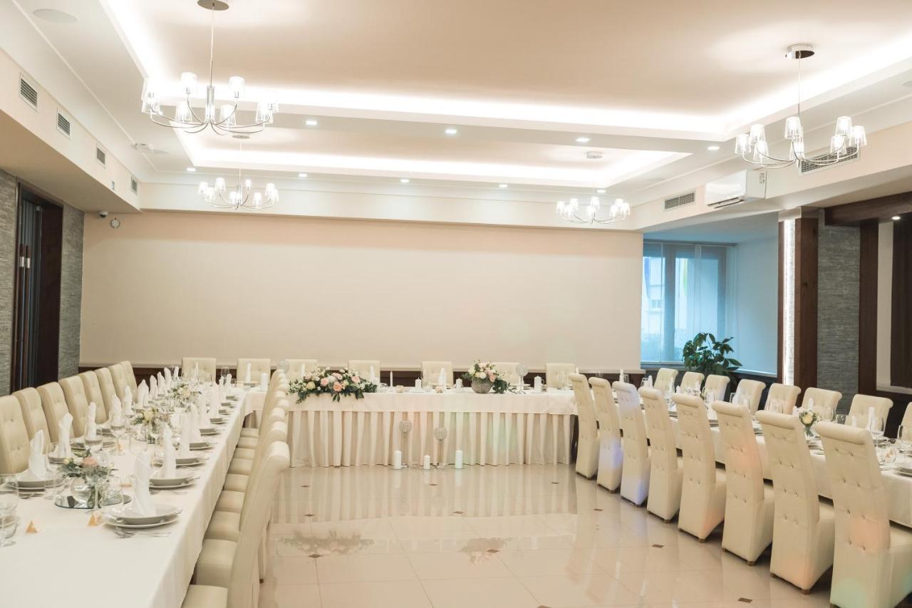 Hotel Smuk Semic Экстерьер фото
